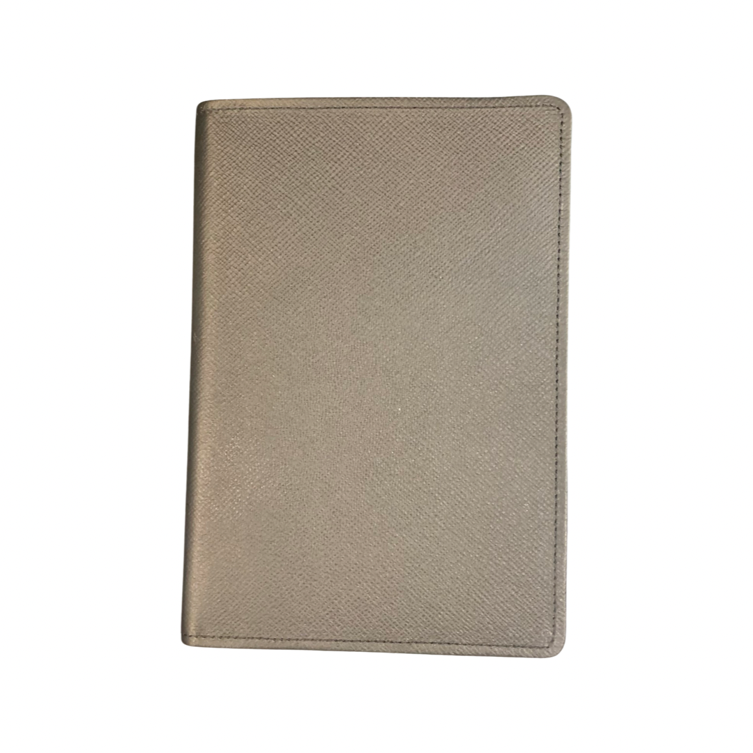 Leather Notebook | 8x6" | Refillable Journal | Crossgrain Leather | Silk Pockets